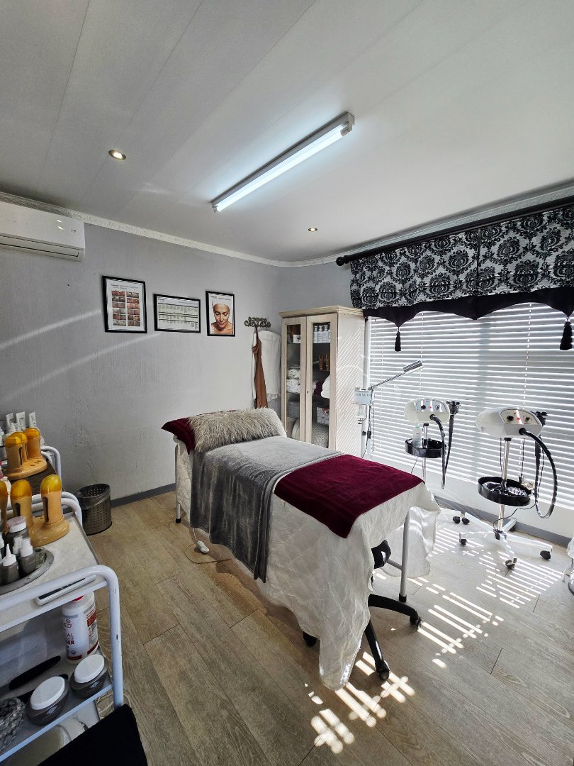4 Bedroom Property for Sale in Flamwood North West